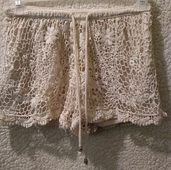 TCEC Cream short - Picture 2 of 6